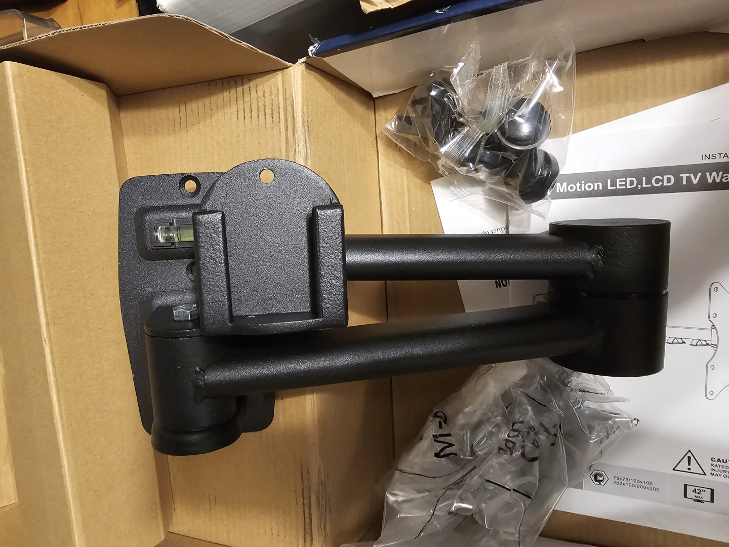 Mount-It! MI-4151 Full-Motion TV Wall Mount - photo 5