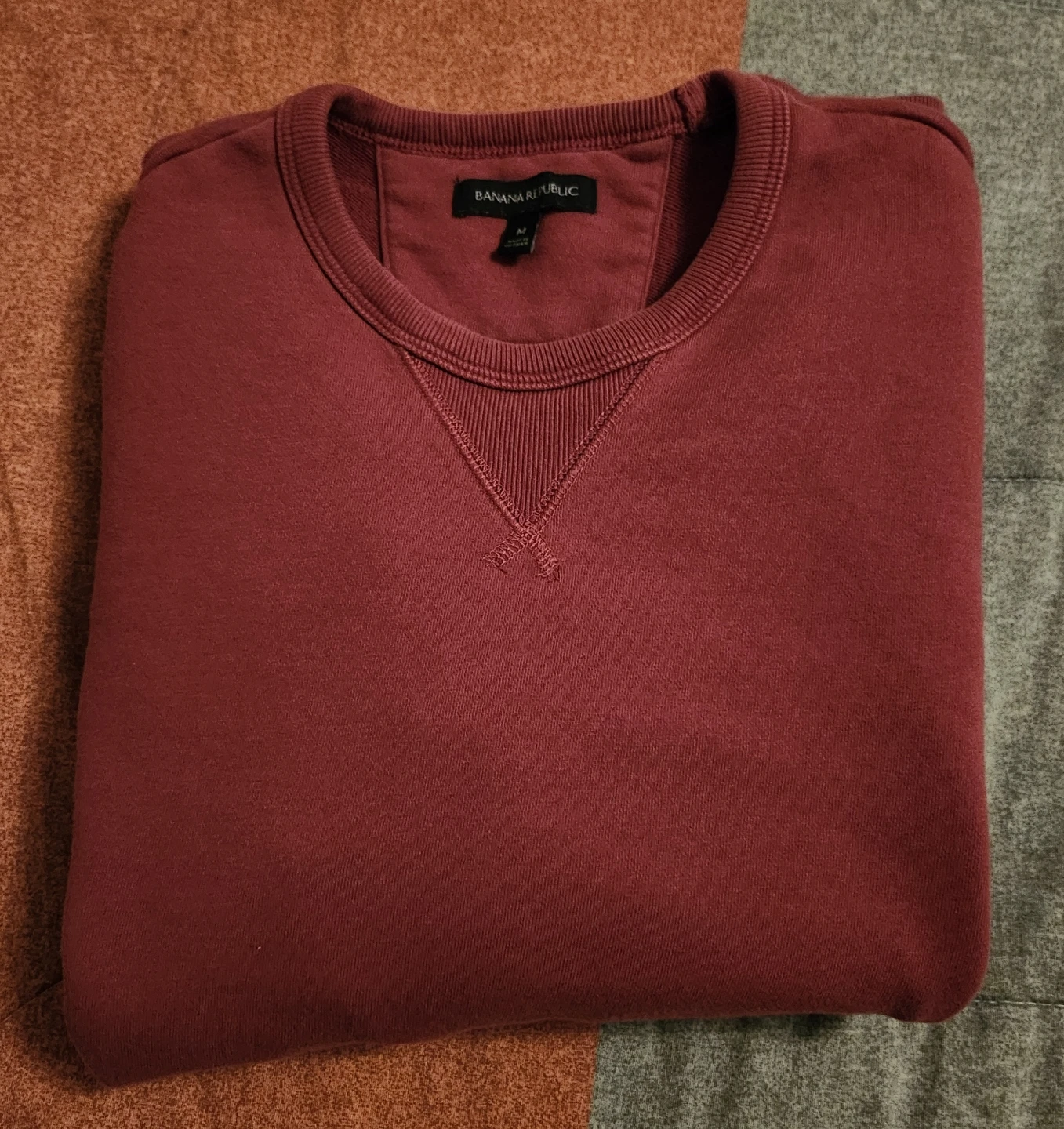Banana Republic Burgundy Sweatshirt Medium