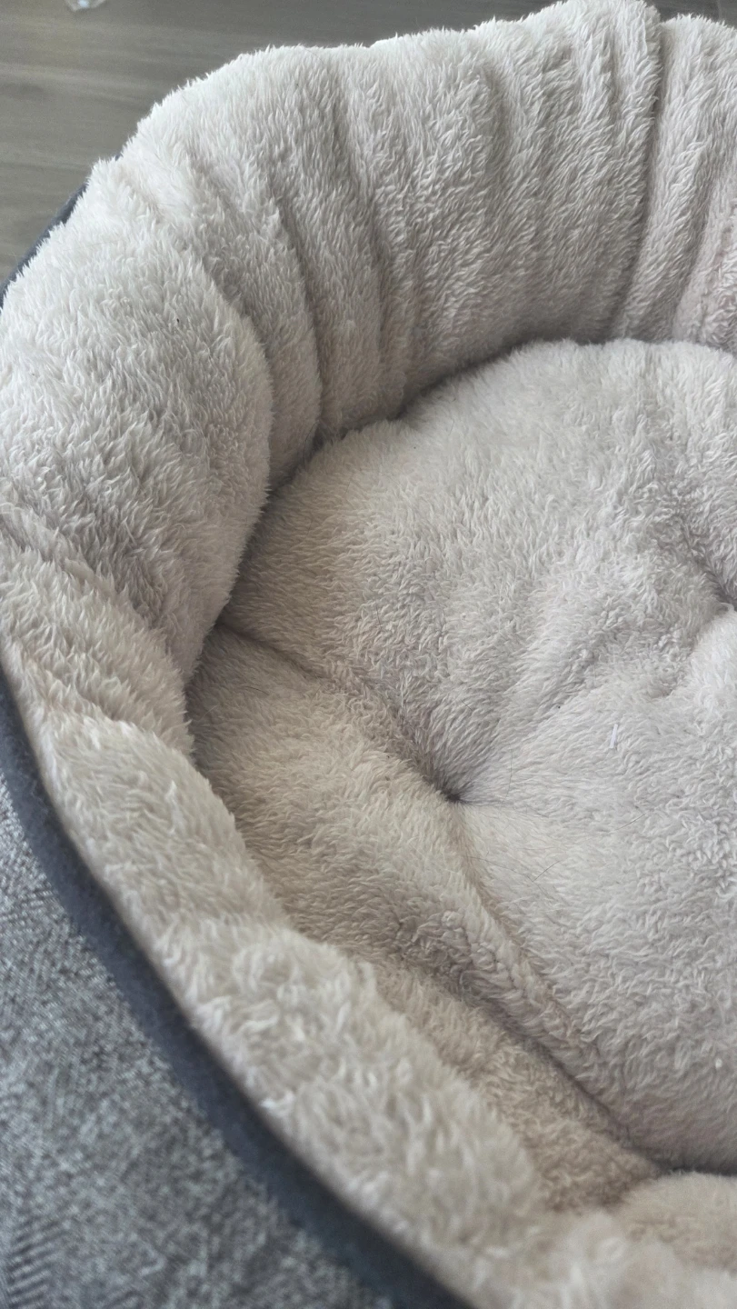 Round Plush Pet Bed - photo 2