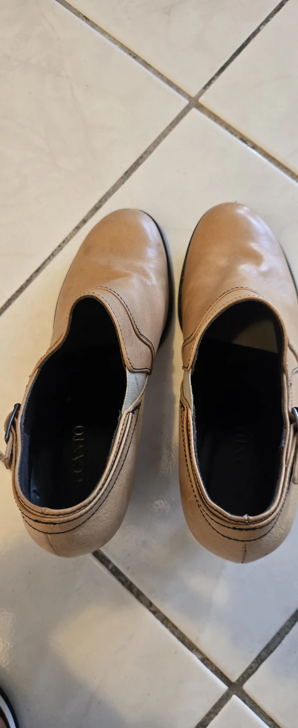 ELCANTO Tan Leather Heeled Ankle Boots Size 240