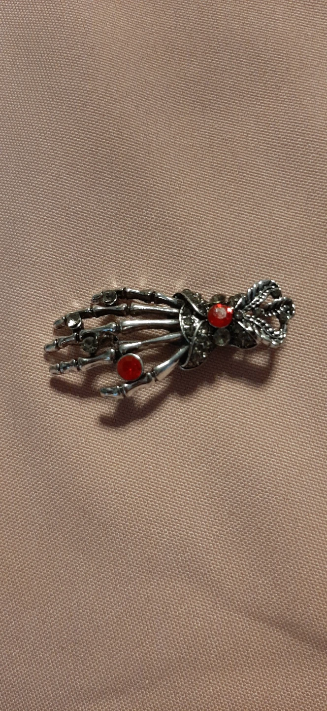 Skeleton Hand Brooch - photo 3