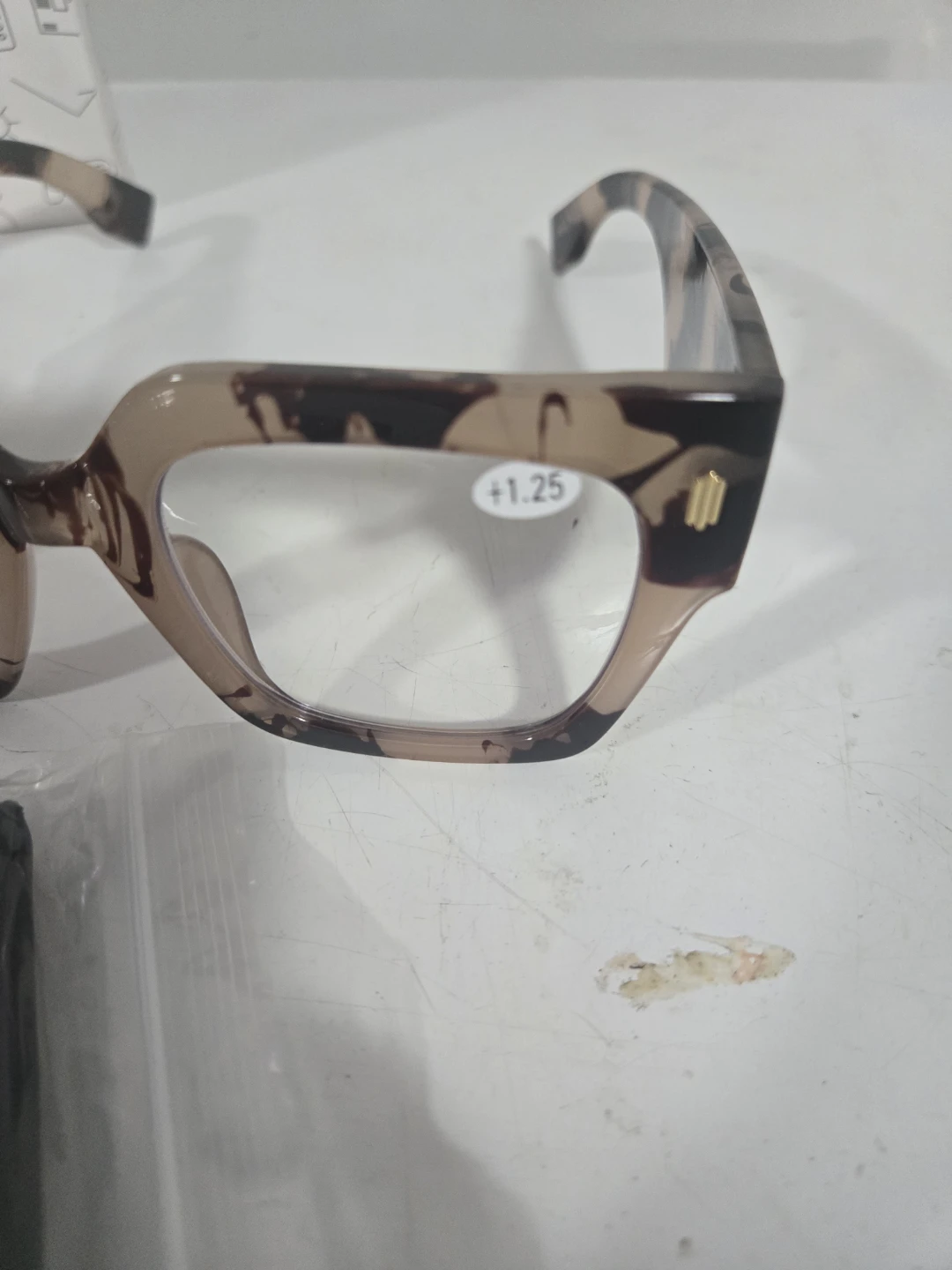 Two pairs of Jim reading glasses - photo 2