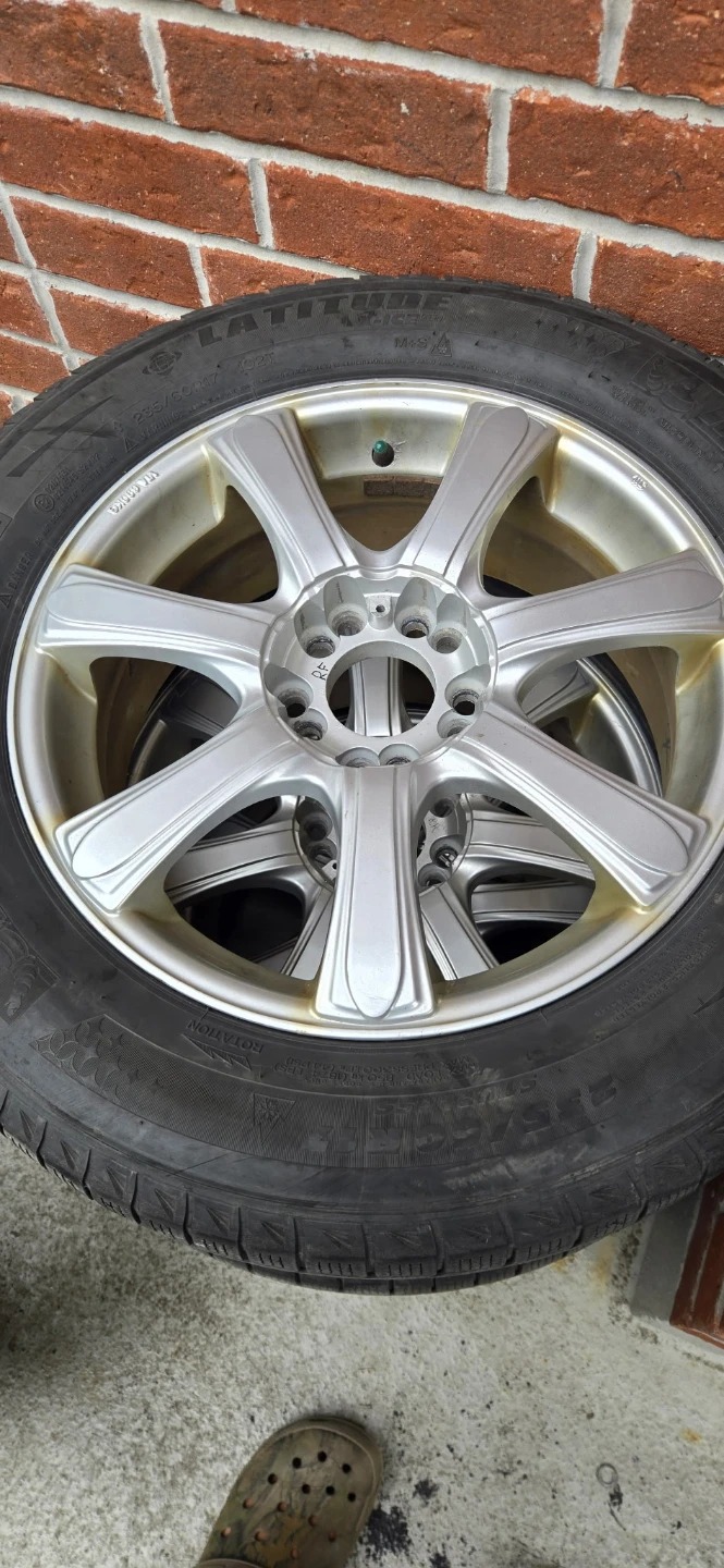 Set of 4 Michelin Latitude Winter Tires With Universal Rims - photo 2