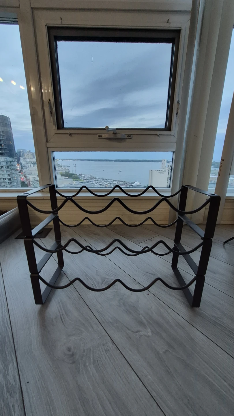 3 storey wine rack. Detachable