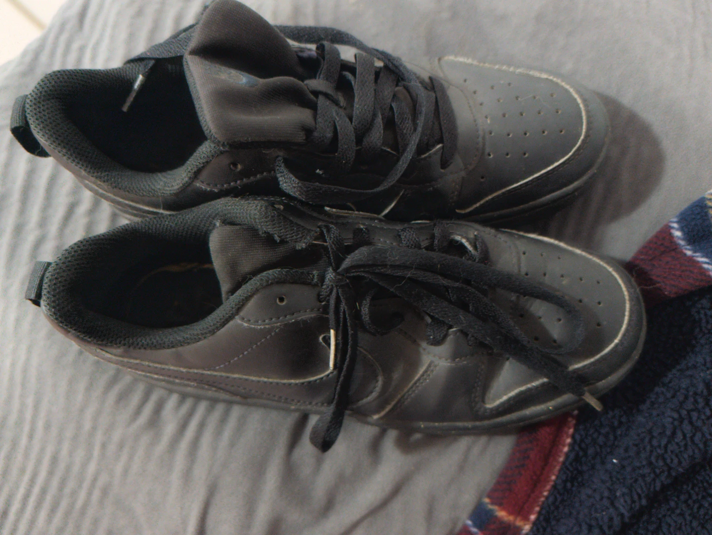 Nike Black Sneakers 6.5y - photo 4