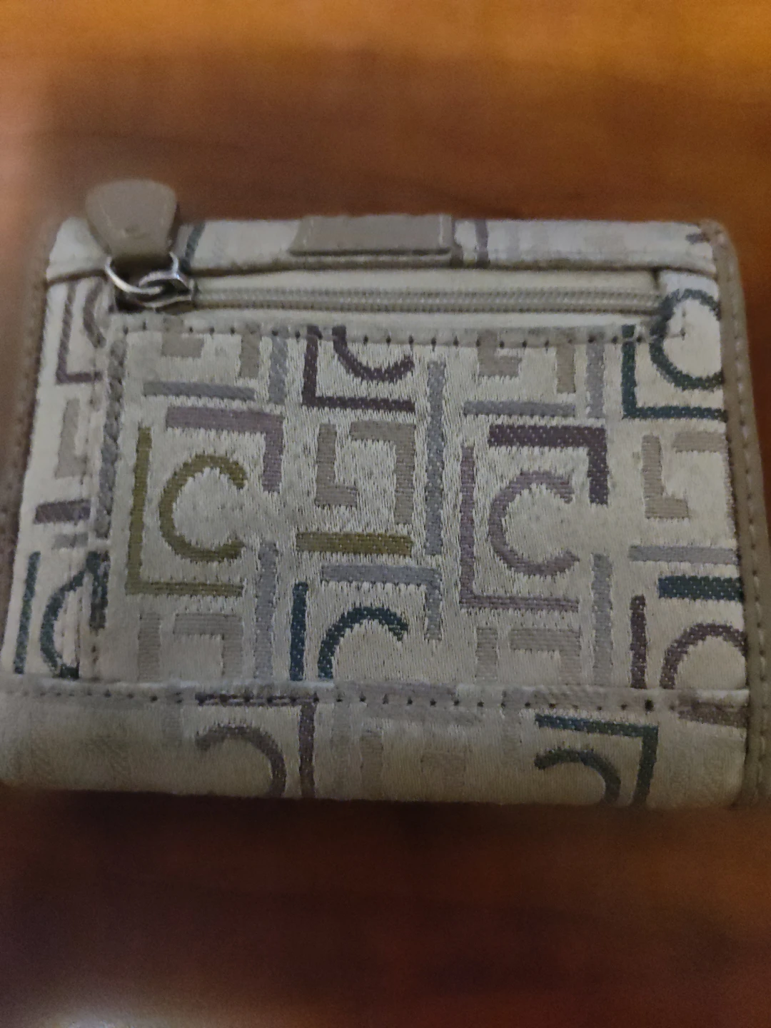 Liz Claiborne patterned trifold wallet - photo 4