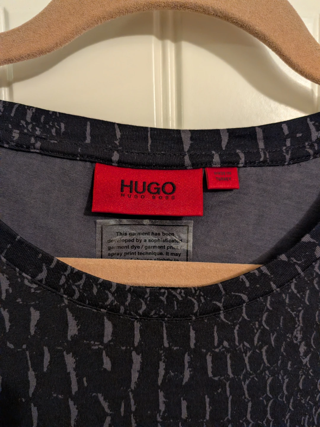 HUGO by Hugo Boss Men's Graphic T-Shirt - Medium