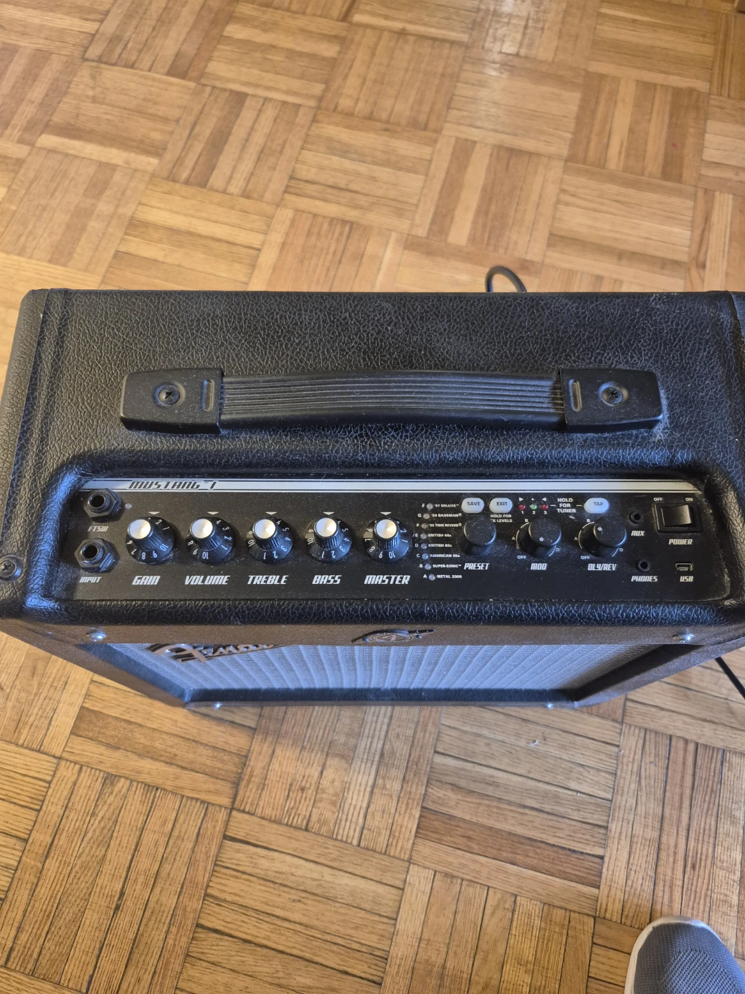Fender Mustang I v.2 Guitar Amplifier - photo 2