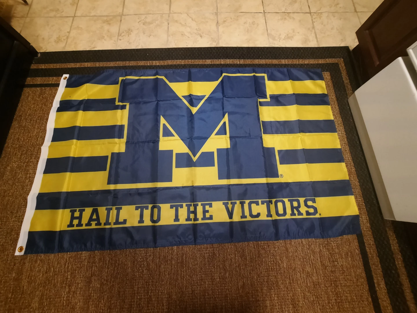 University of Michigan Wolverines Flag "Hail to the Victors"