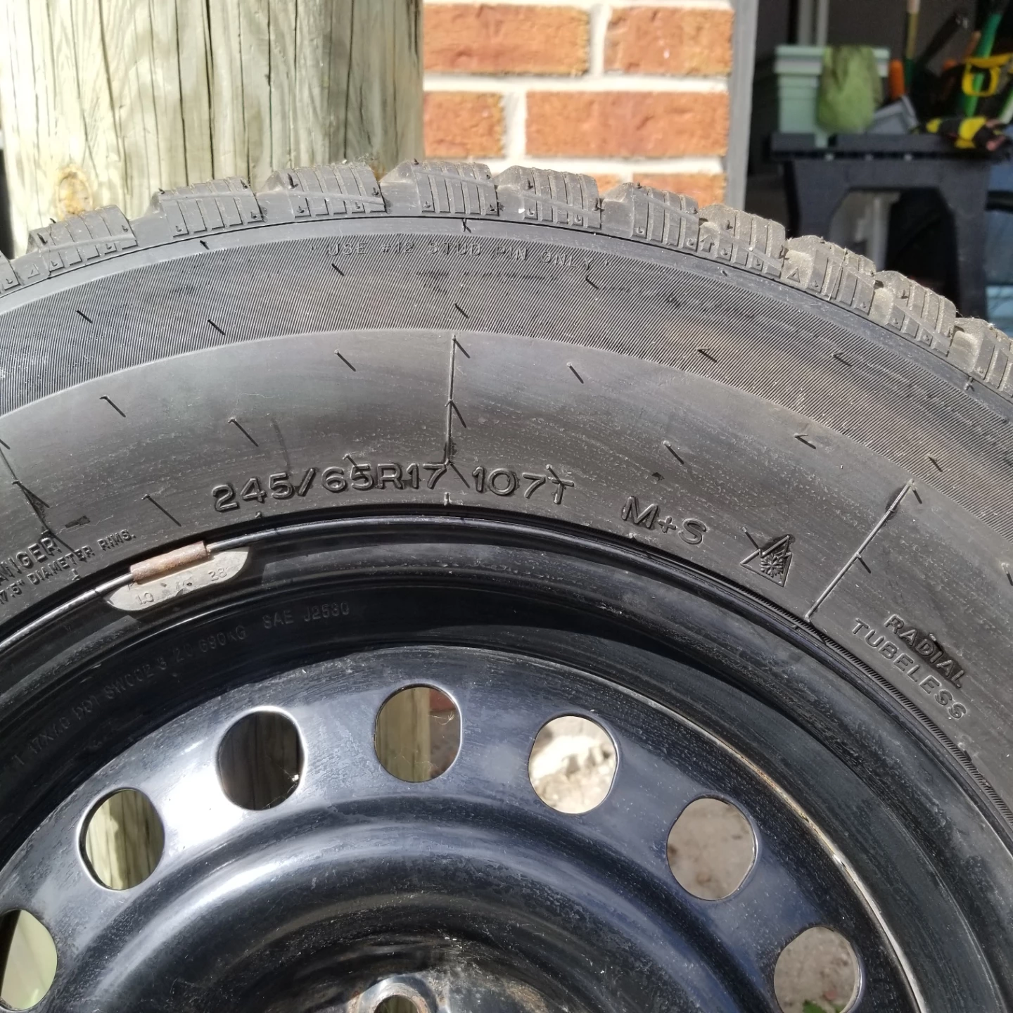 5x114.3 Uniroyal Tiger Paw Ice & Snow 3 Tire 245/65R17 - photo 2