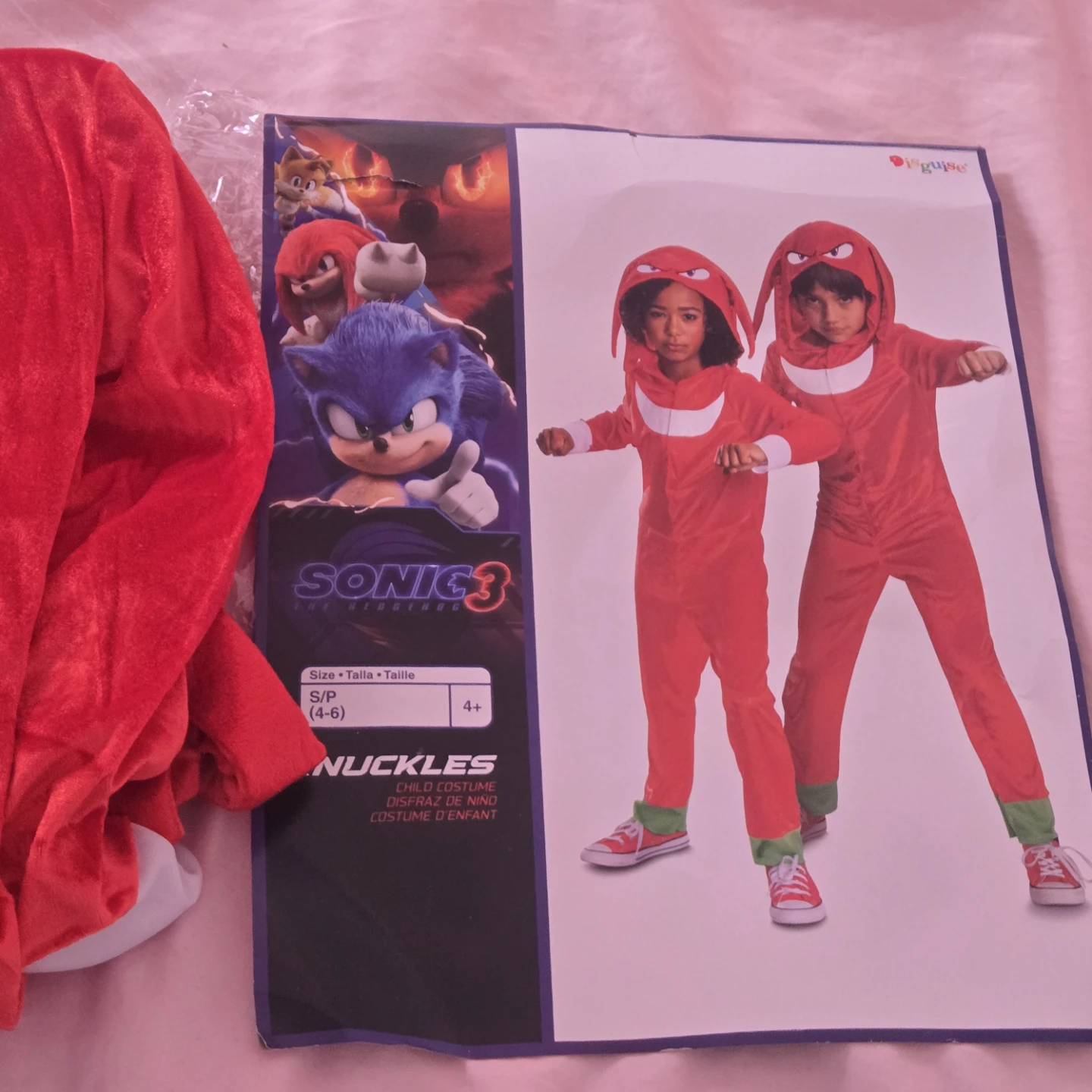Kid holloween costume size 4 to 6.new