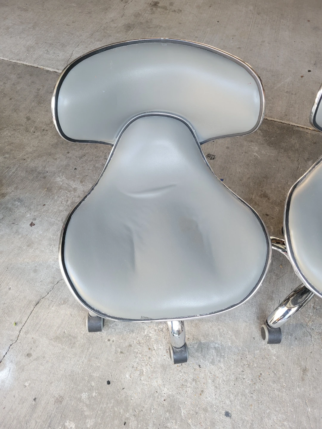 Grey Rolling Salon Chairs - photo 2