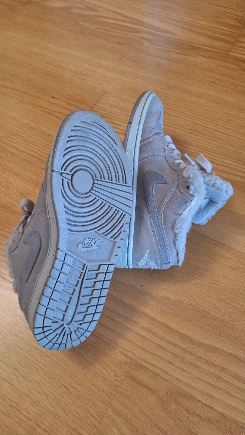 Nike Jordan 1 Low Grey Faux Fur Sneakers US 7.5 - photo 4