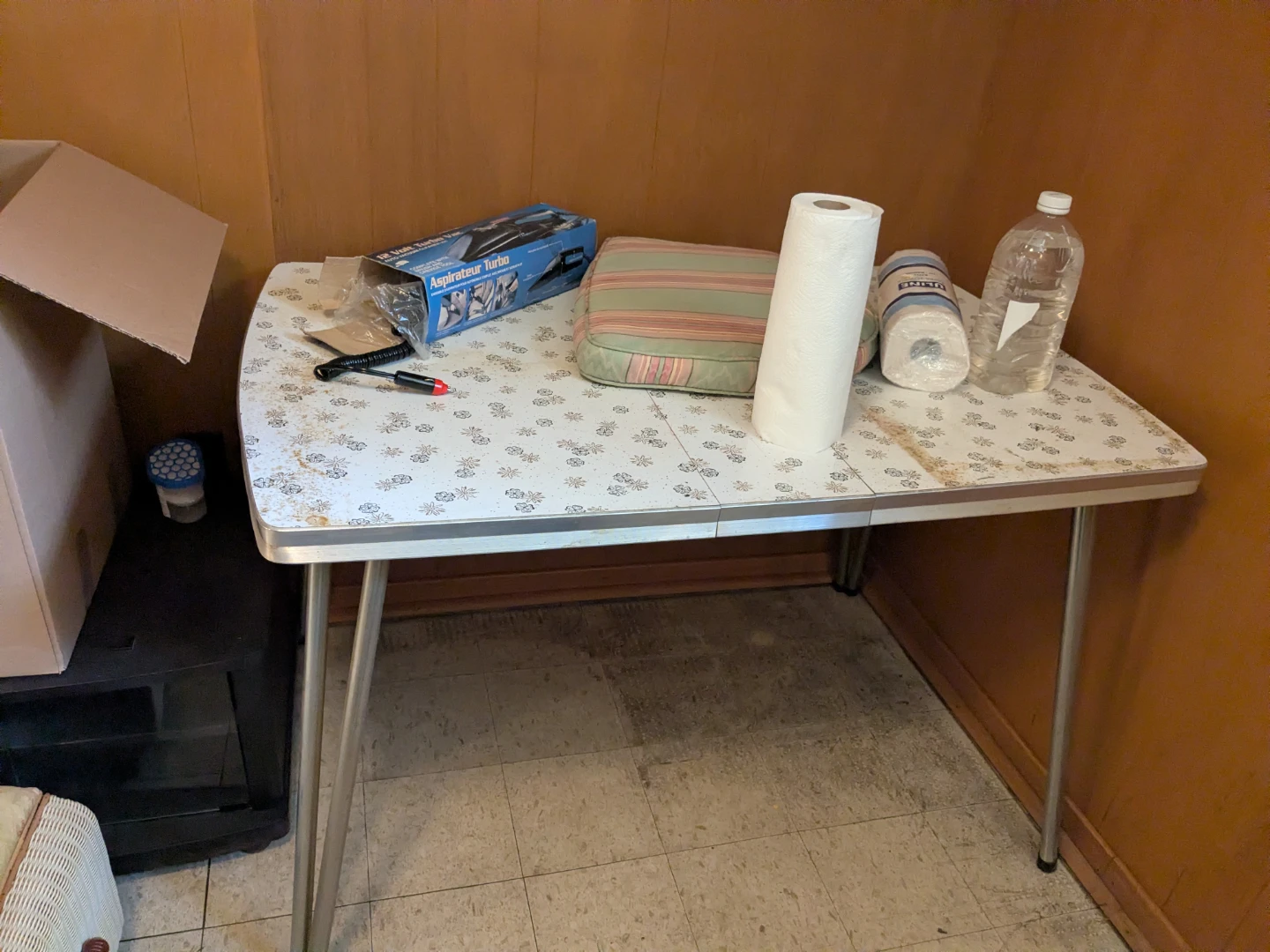 Metal 50's / 60s table