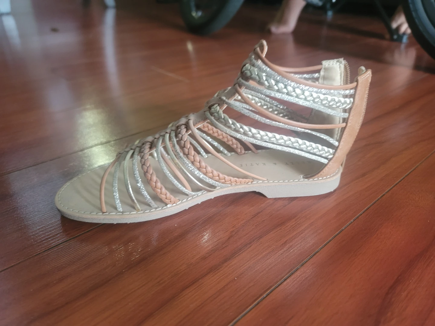 Kelly & Katie Gladiator Sandals Size 6 - photo 2