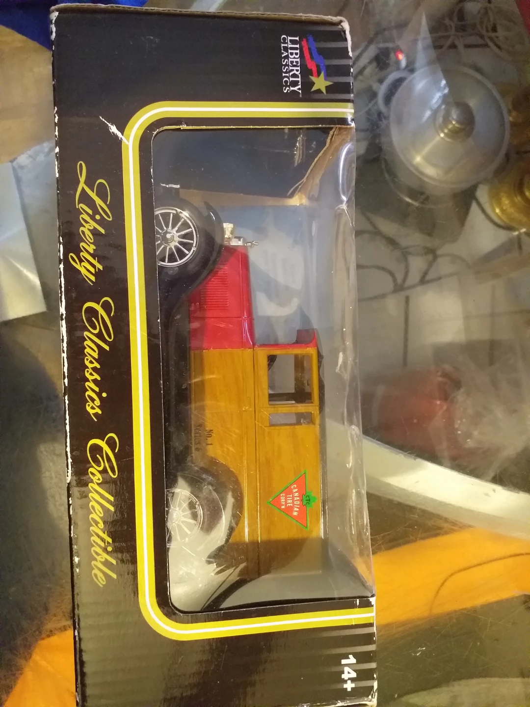 Liberty Classics Canadian Tire Diecast Truck - photo 2