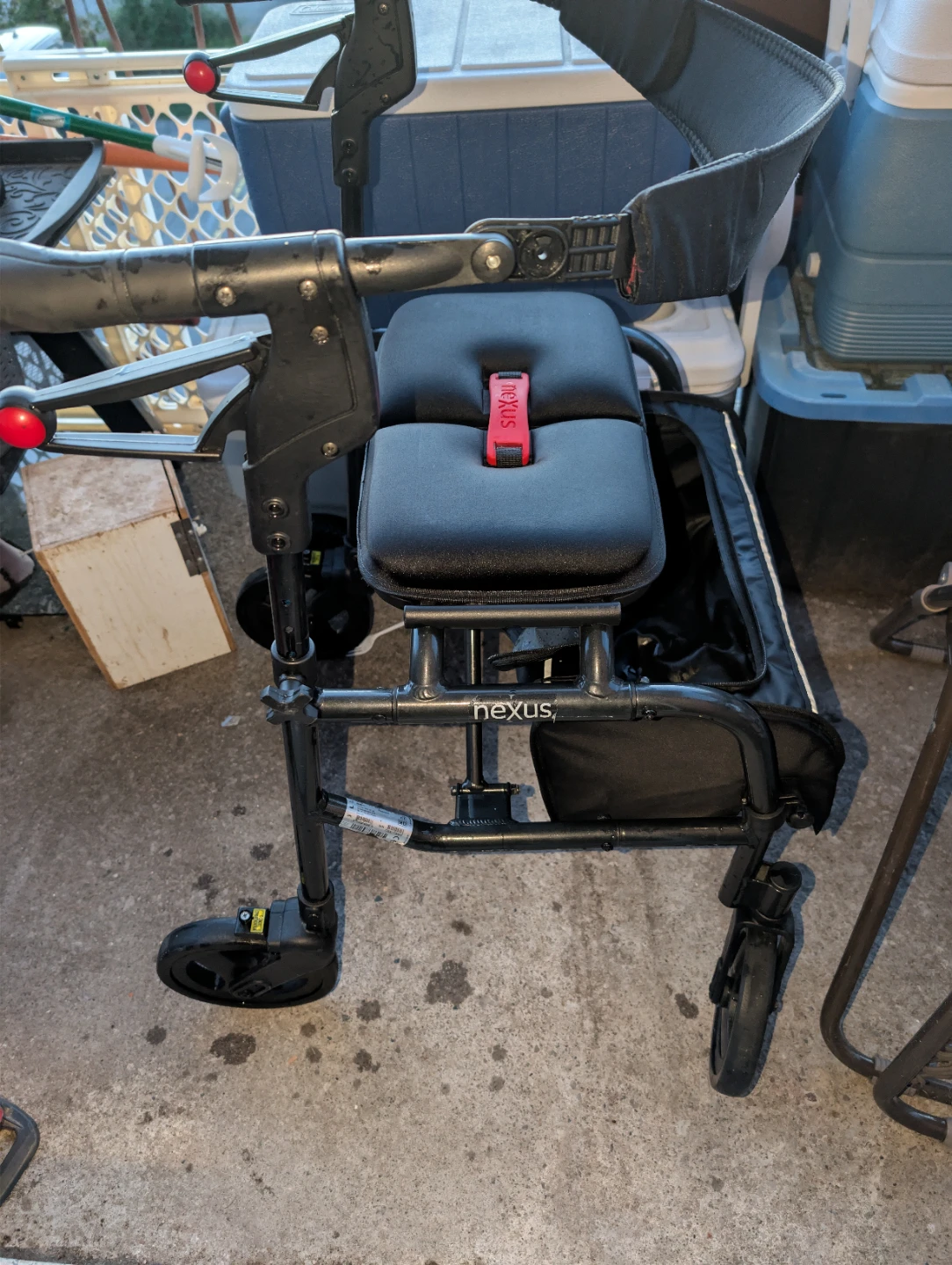 Human Care neXus 3 Rollator Walker – Excellent Condition - photo 3