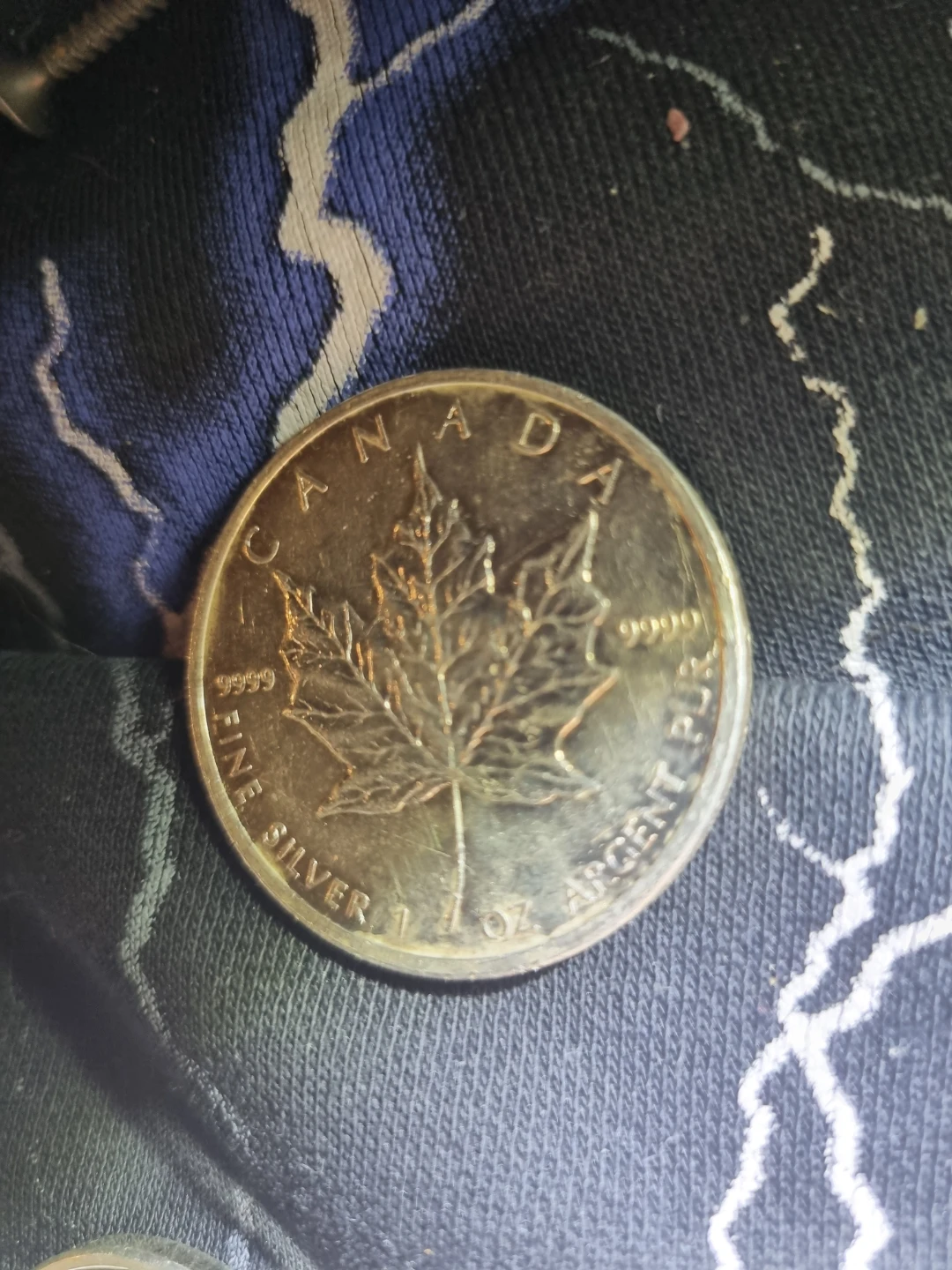 2011 Canadian Silver Maple Leaf 5 Dollar Coin - photo 4