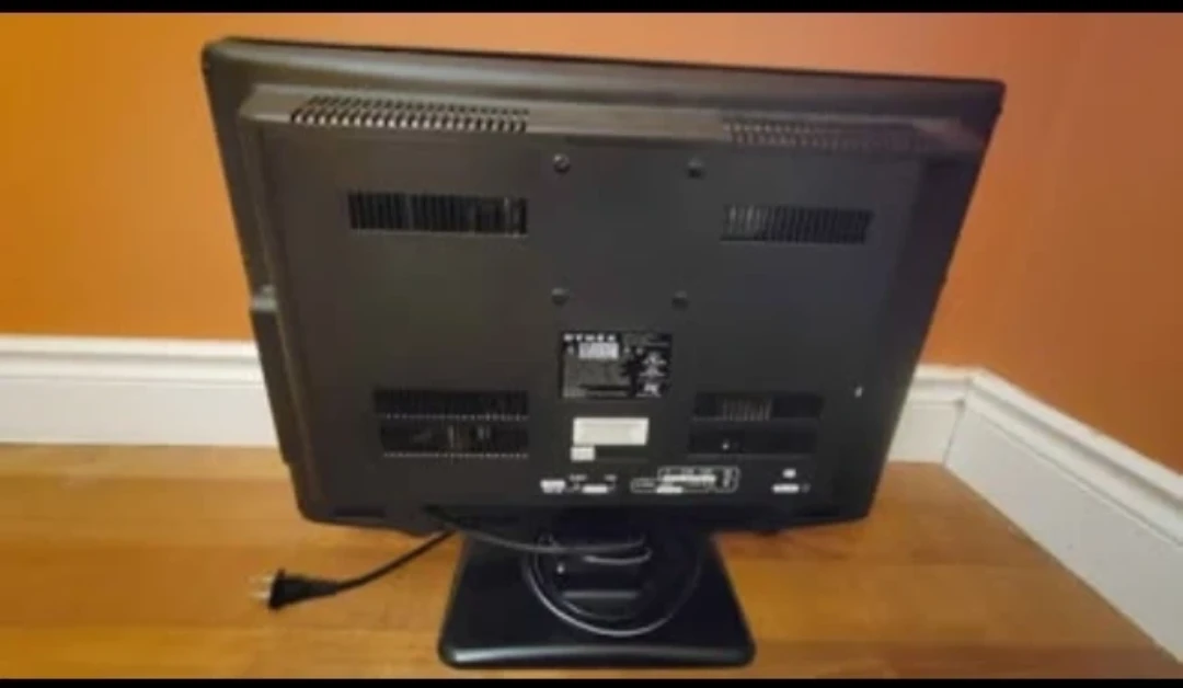 22 inch Dynex LCD television - photo 2