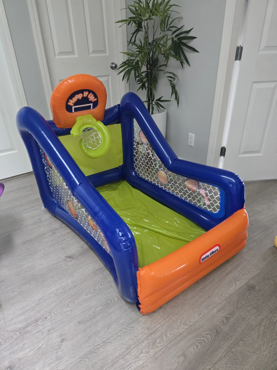 Little tikes inflatable  ball pit basketball