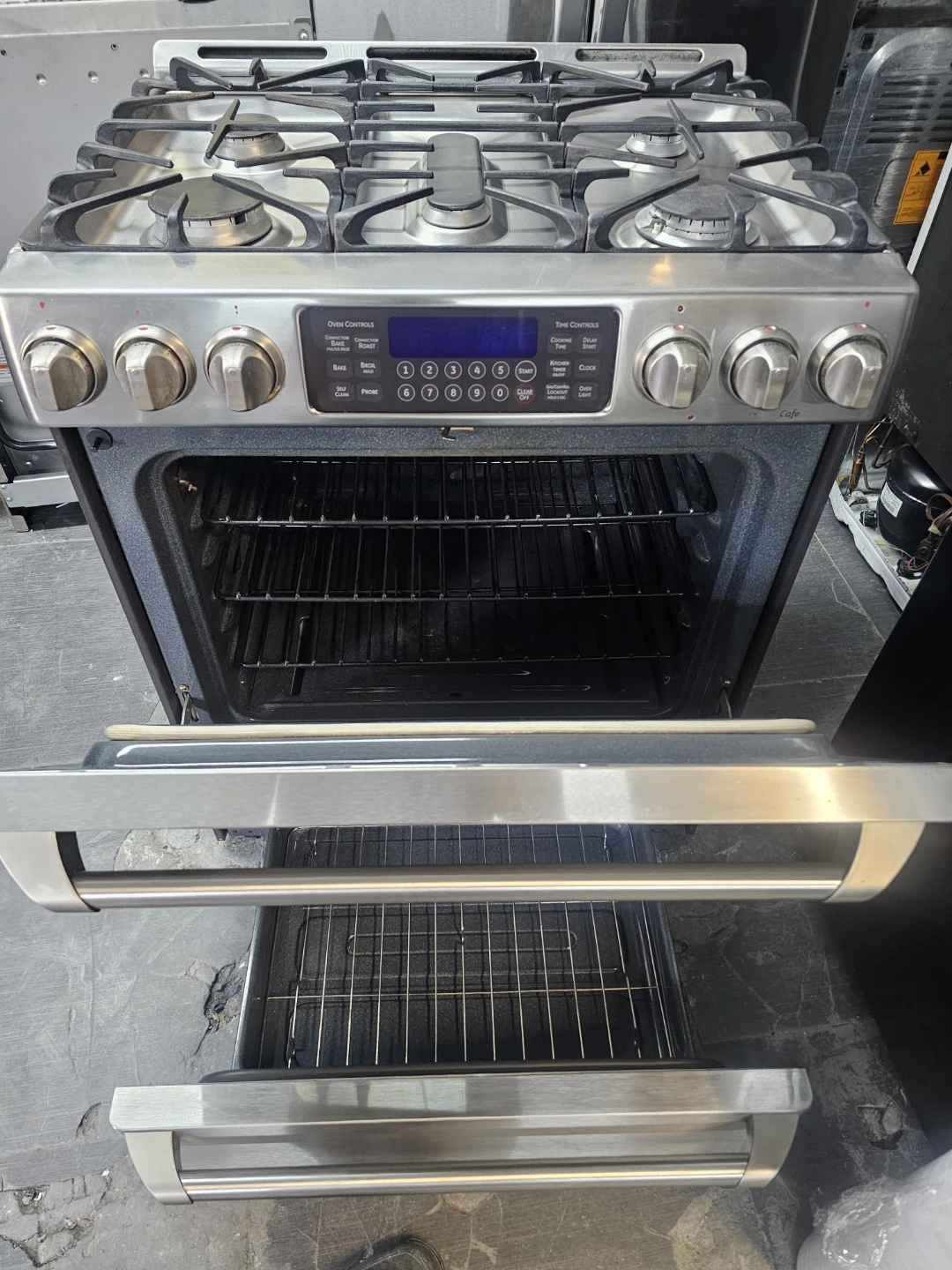GE 30in Cafe Gas Range Stainless Steel - photo 3