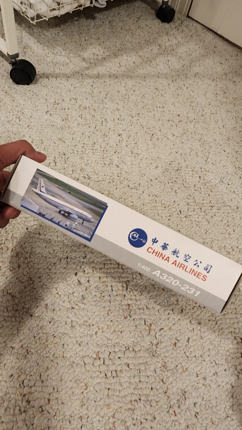 China Airlines 1:400 B747-412 & A320-231 Diecast Models - photo 2