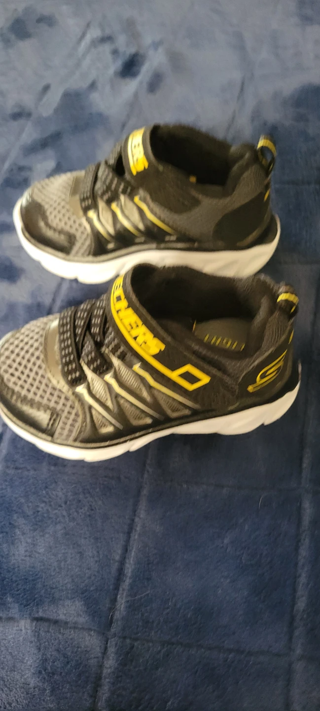 Skechers Kids Black and Yellow Sneakers new