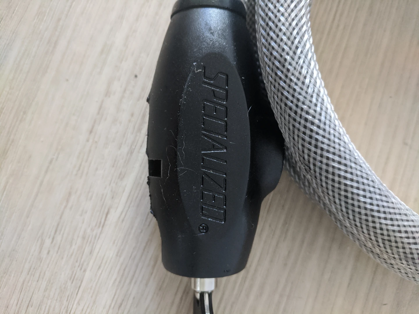 Specialized e-bike cable lock - photo 3