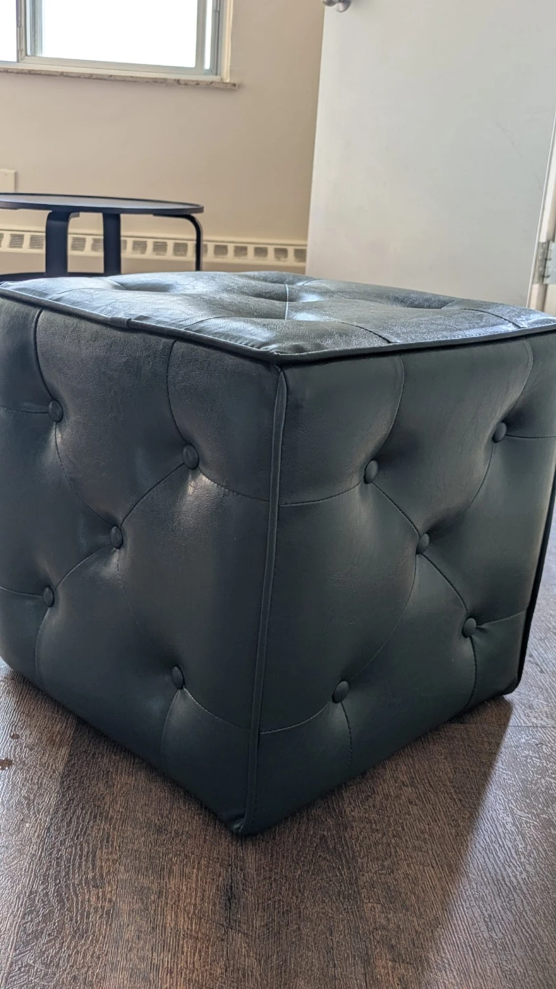 Dark green tufted faux leather ottoman - photo 2