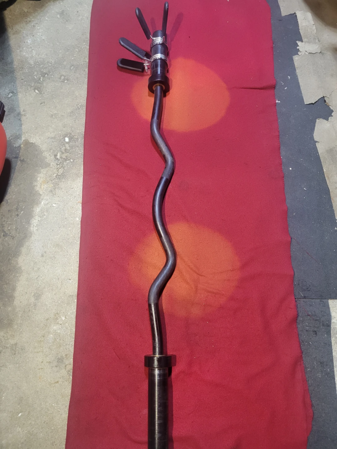 OLYMPIC EZ-CURL BAR WITH SQUEEZE CLIPS AND  IN GOOD CONDITION - photo 3