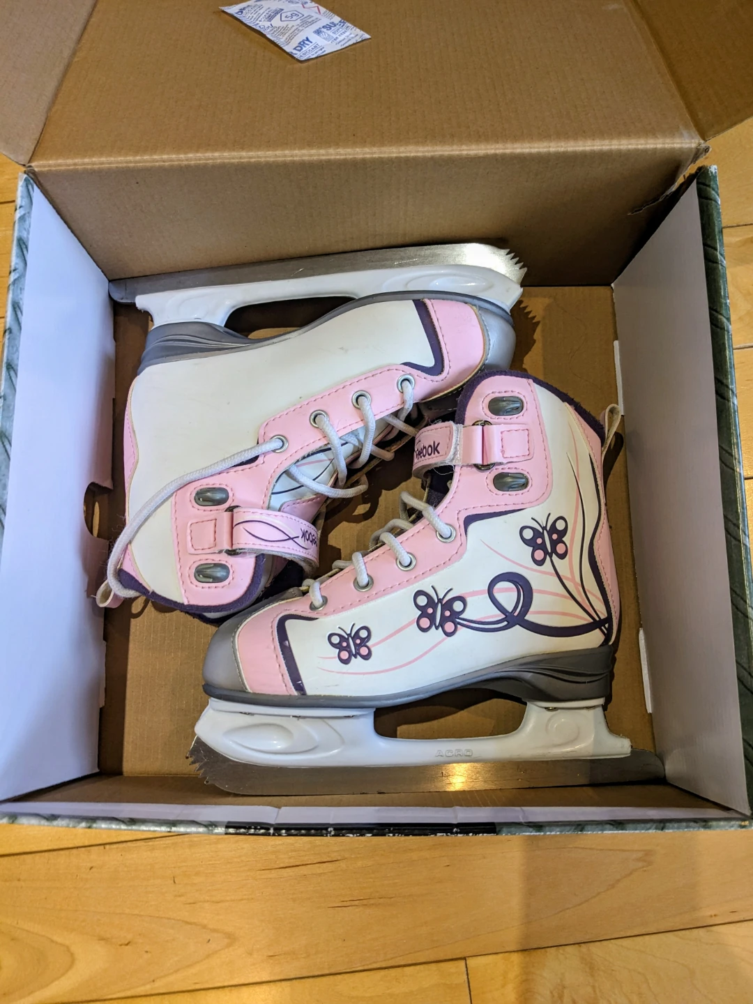ISE SKATE REEBOK SIZE 2