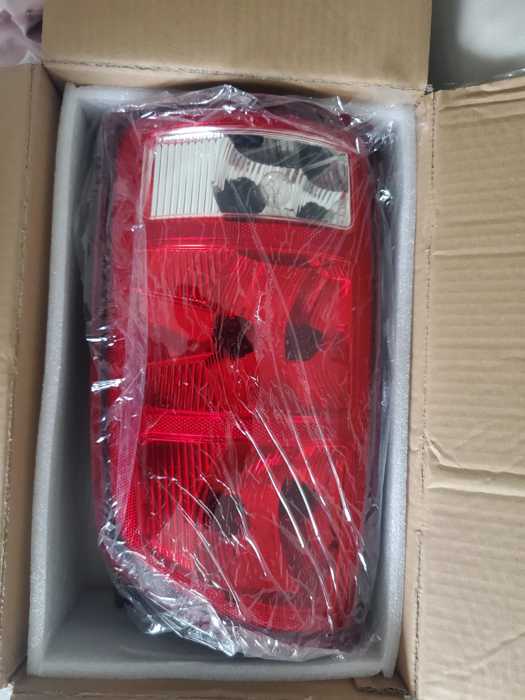 Dodge Ram 1500 2500 3500 Tail Lights (2002-2006) - photo 2