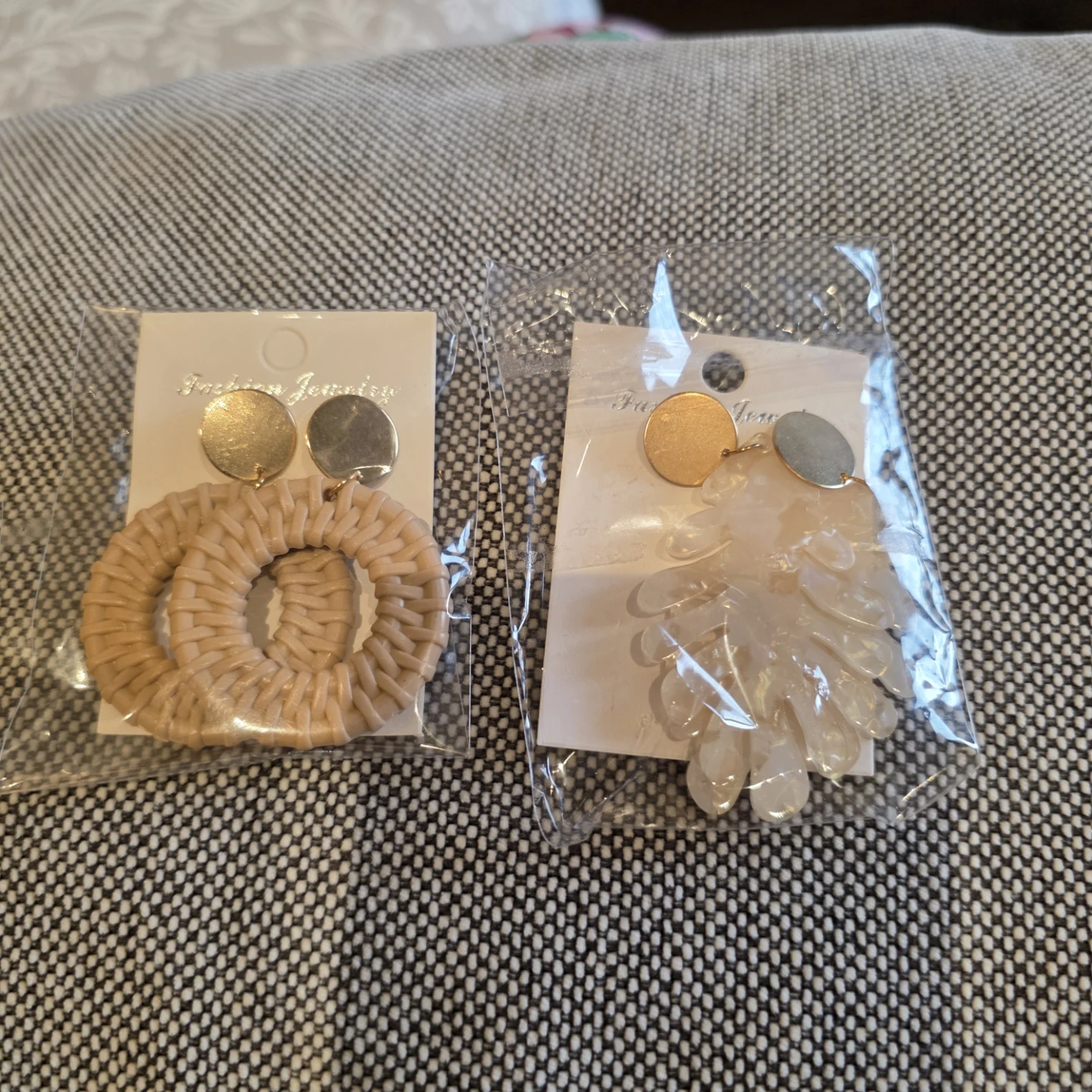 Fashion Acrylic Jewelry Leaf and Hoop Earrings - photo 2
