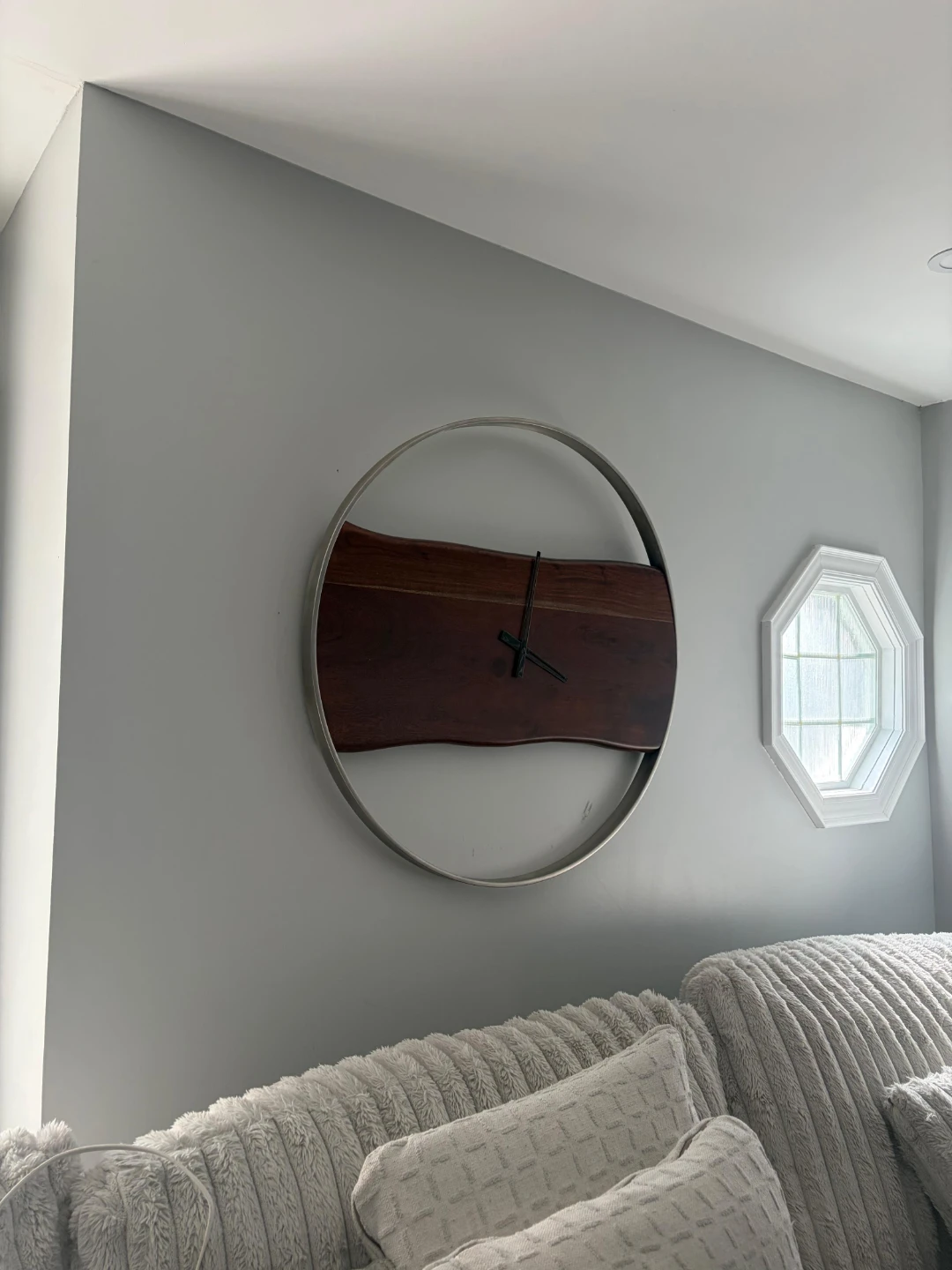 Panchali clock-  Round Live Edge Wall Clock - photo 5