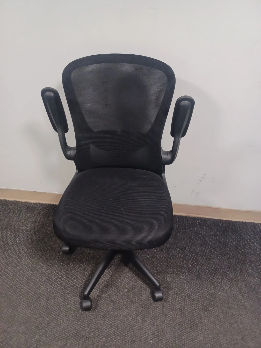 Herman Miller Aeron Ergonomic Office Chair - photo 4