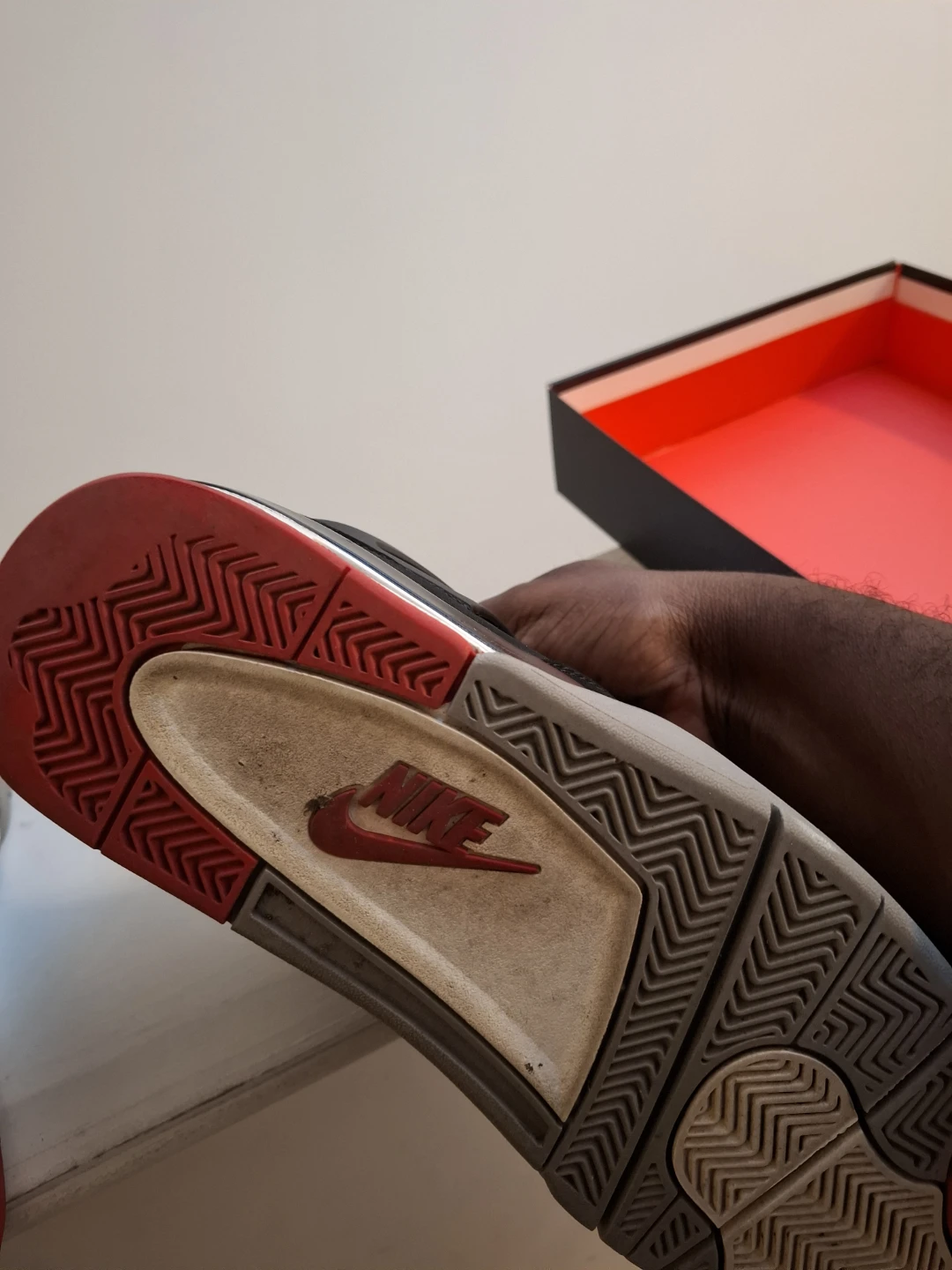 Nike Air Jordan 4 Retro Bred - photo 3