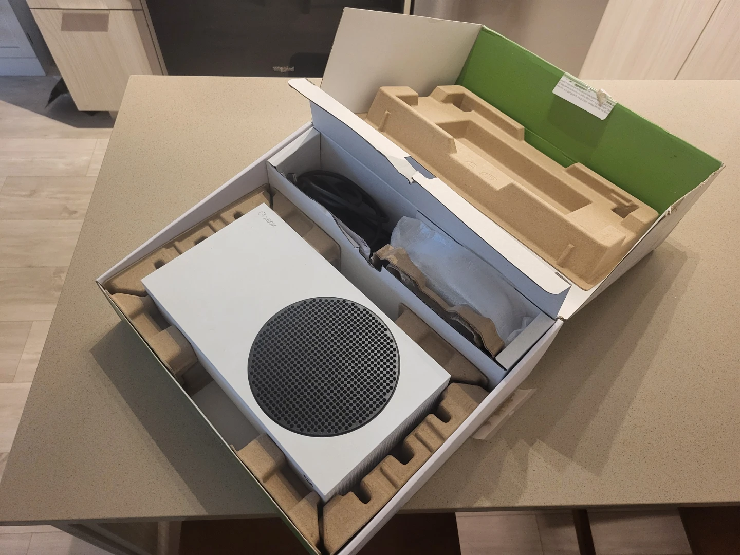 Xbox Series S 512GB Console - photo 2