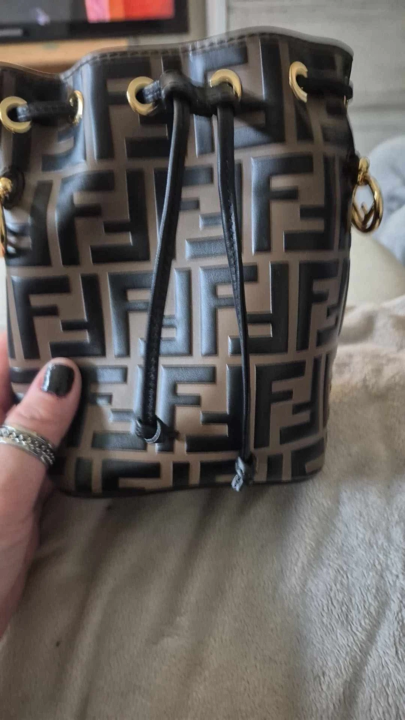 Fendi Mon Tresor Bucket Bag - photo 3