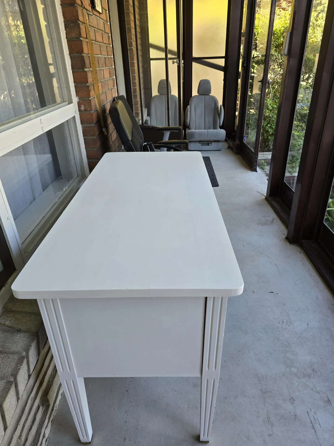 White painted desk