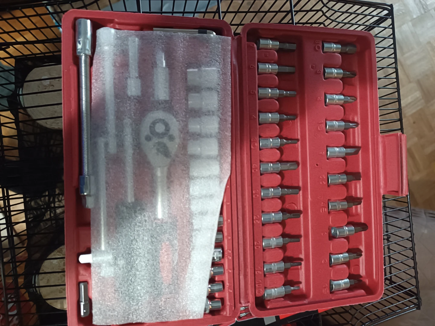 46-Piece Socket Wrench Set brand new - photo 2