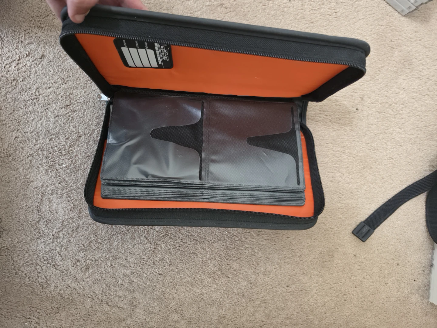 Die Hard 5-Movie DVD Collection with Case Logic Storage Binder - photo 4