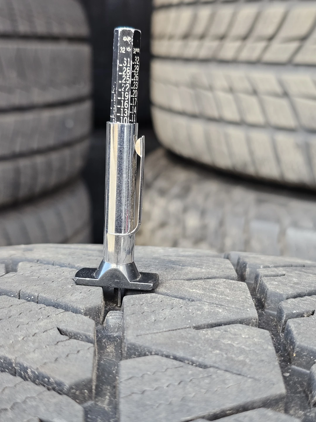 225/45 R17 WINTER TIRES ON ALLOY RIMS - photo 5