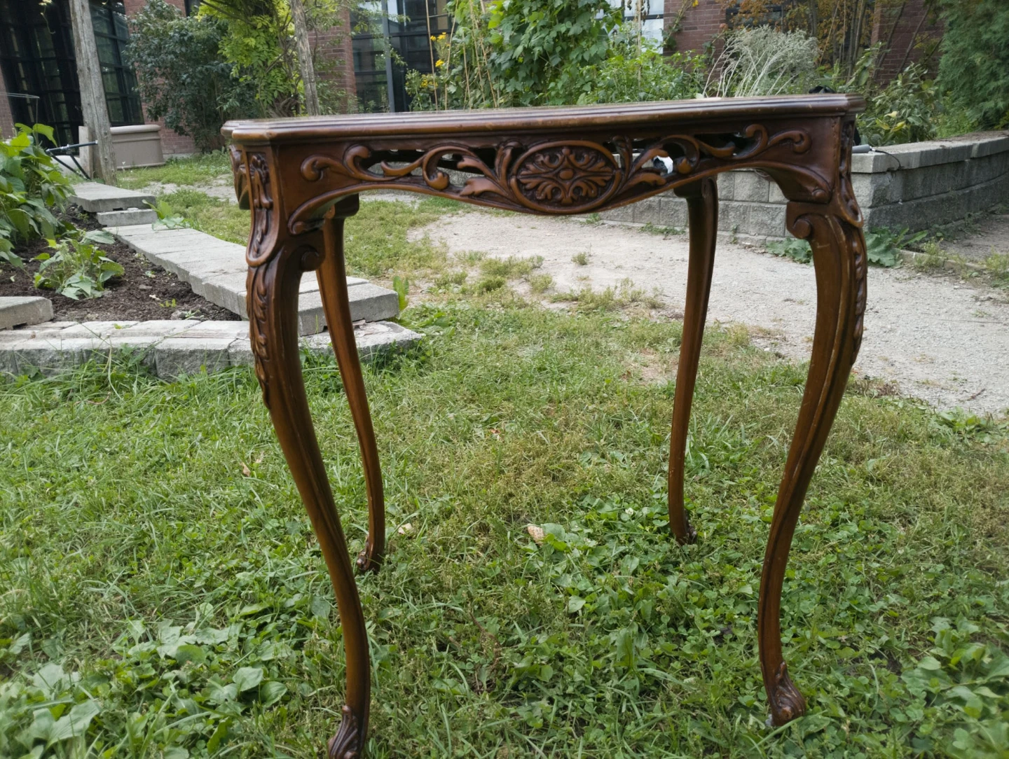 Late 19th Century  French Louis XV Style Carved Side Table - photo 4