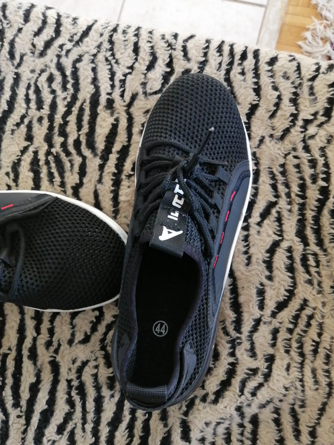 Steel toe work shoes