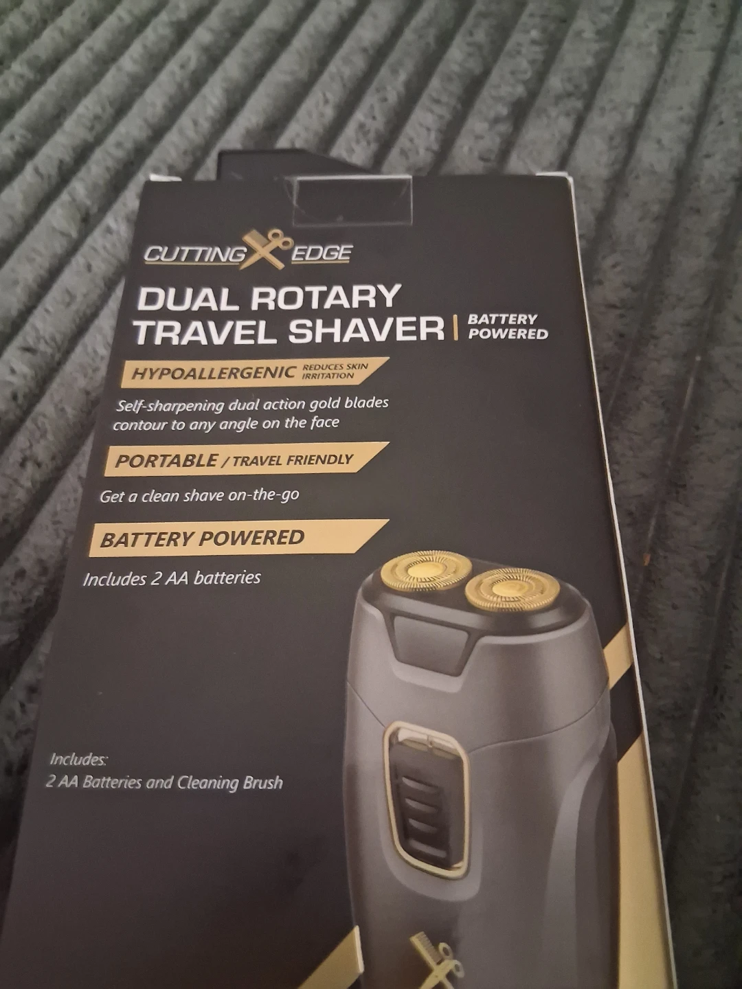 NEW Cutting Edge Dual Rotary Travel Shaver. - photo 2
