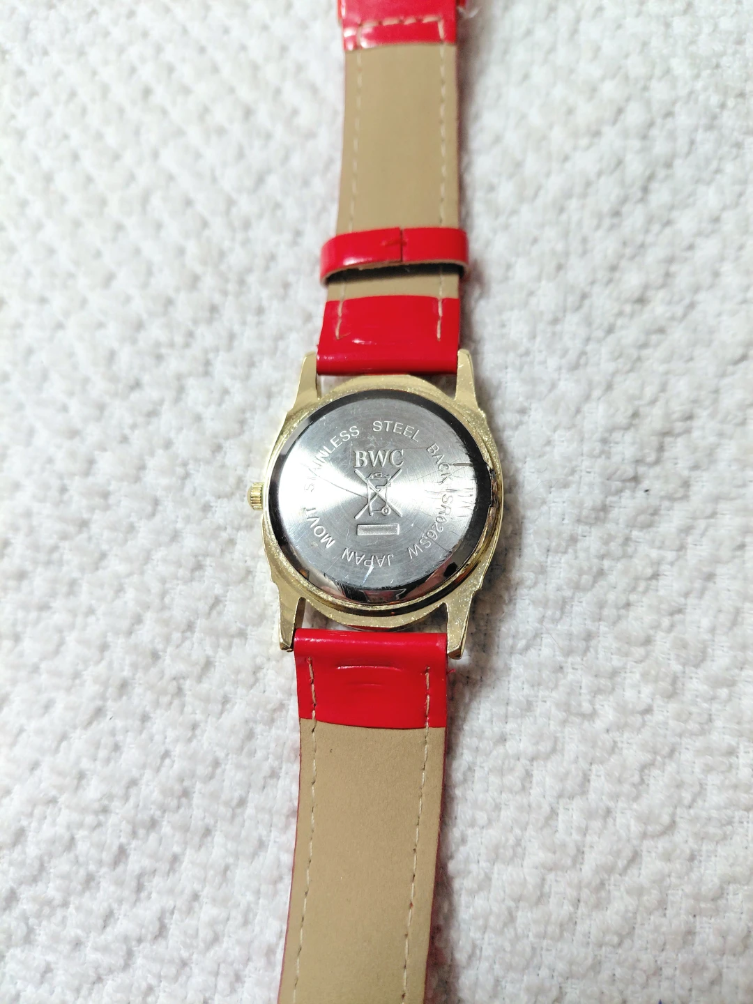 BWC Quartz Watch - Red Patent Leather Band - photo 2