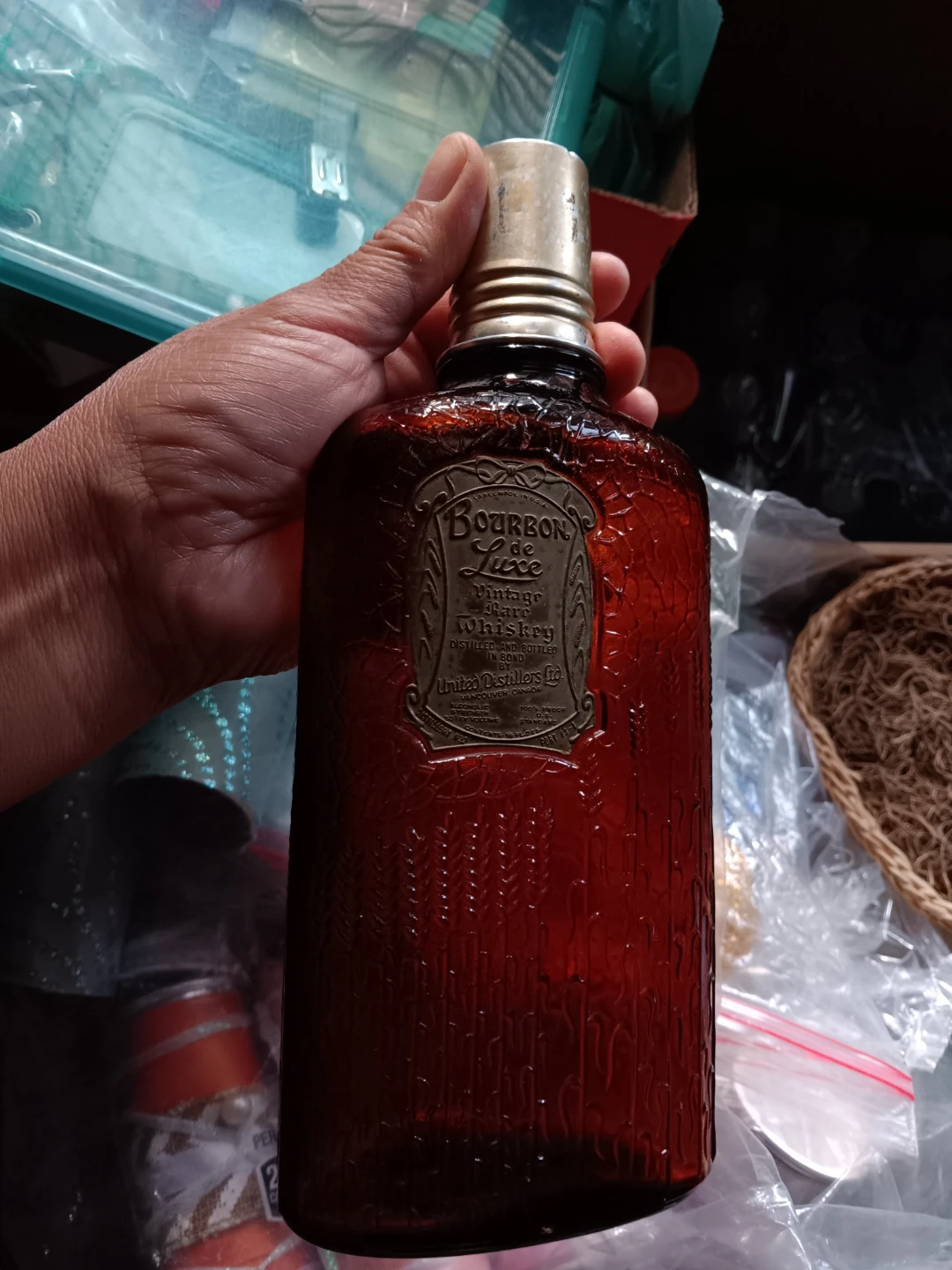 Vintage Bourbon de Luxe Whiskey Bottle - photo 3