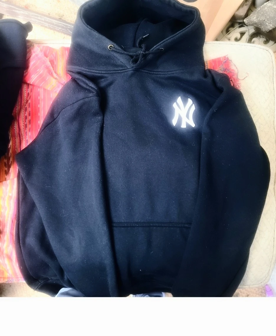 New York Yankees Black Hoodie – Size L