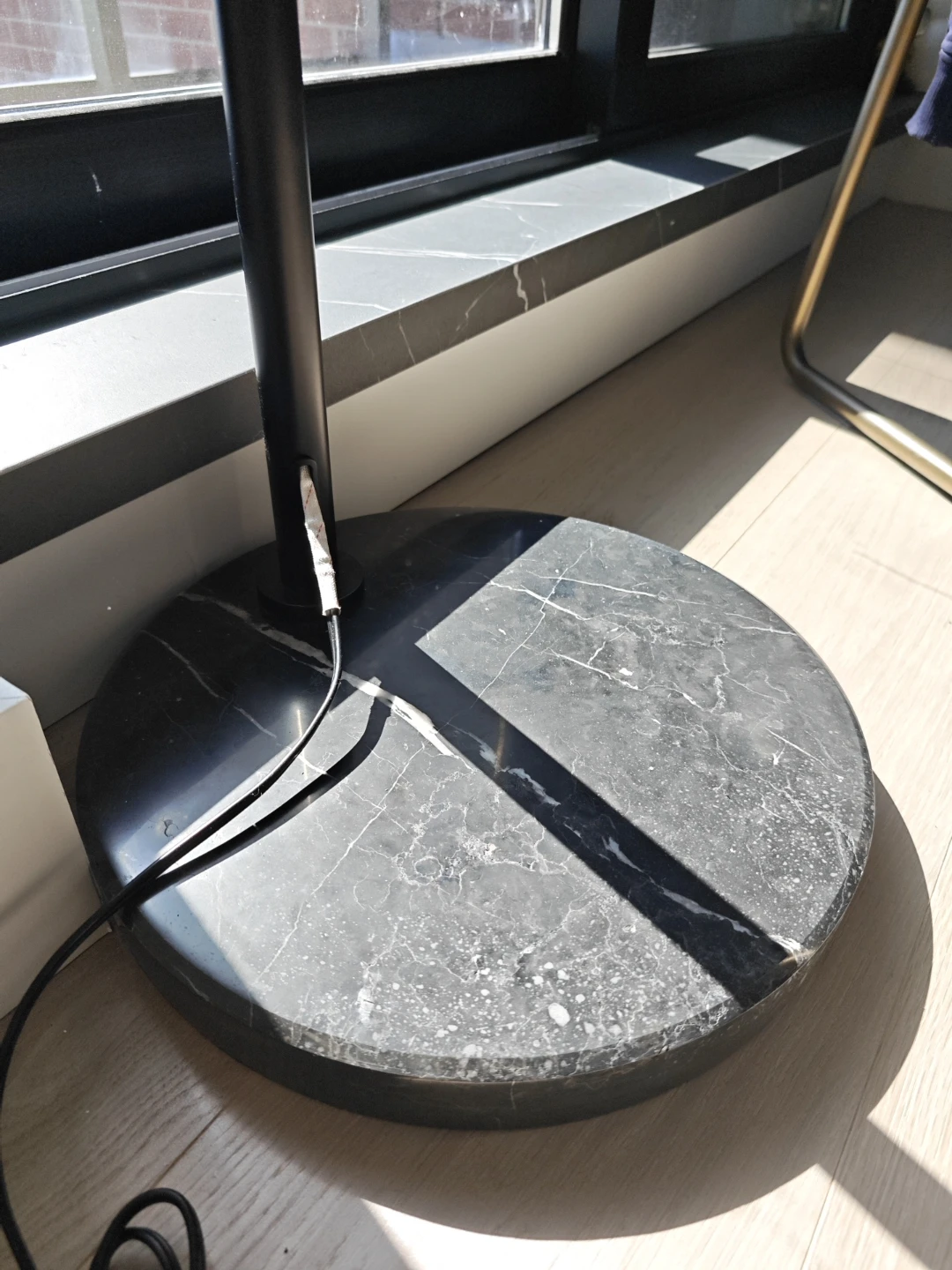 Black and Gold Arc Floor Lamp with Marble Base - photo 3