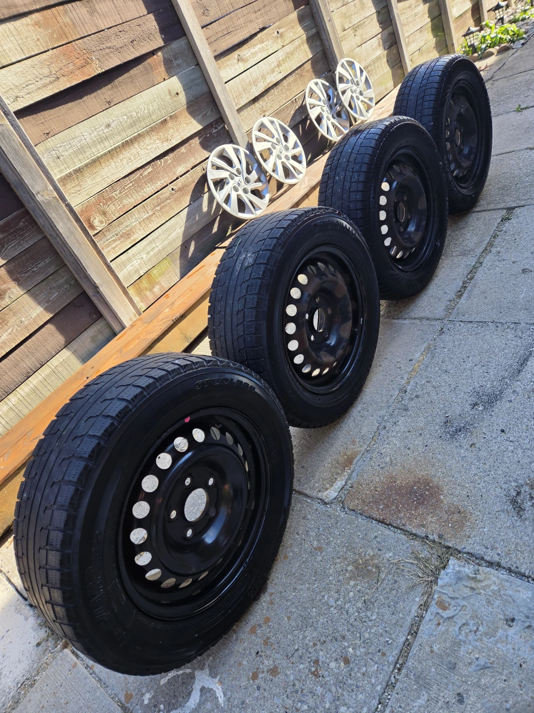 Set of 4 Yokohama Winter Tires with Rims - photo 3
